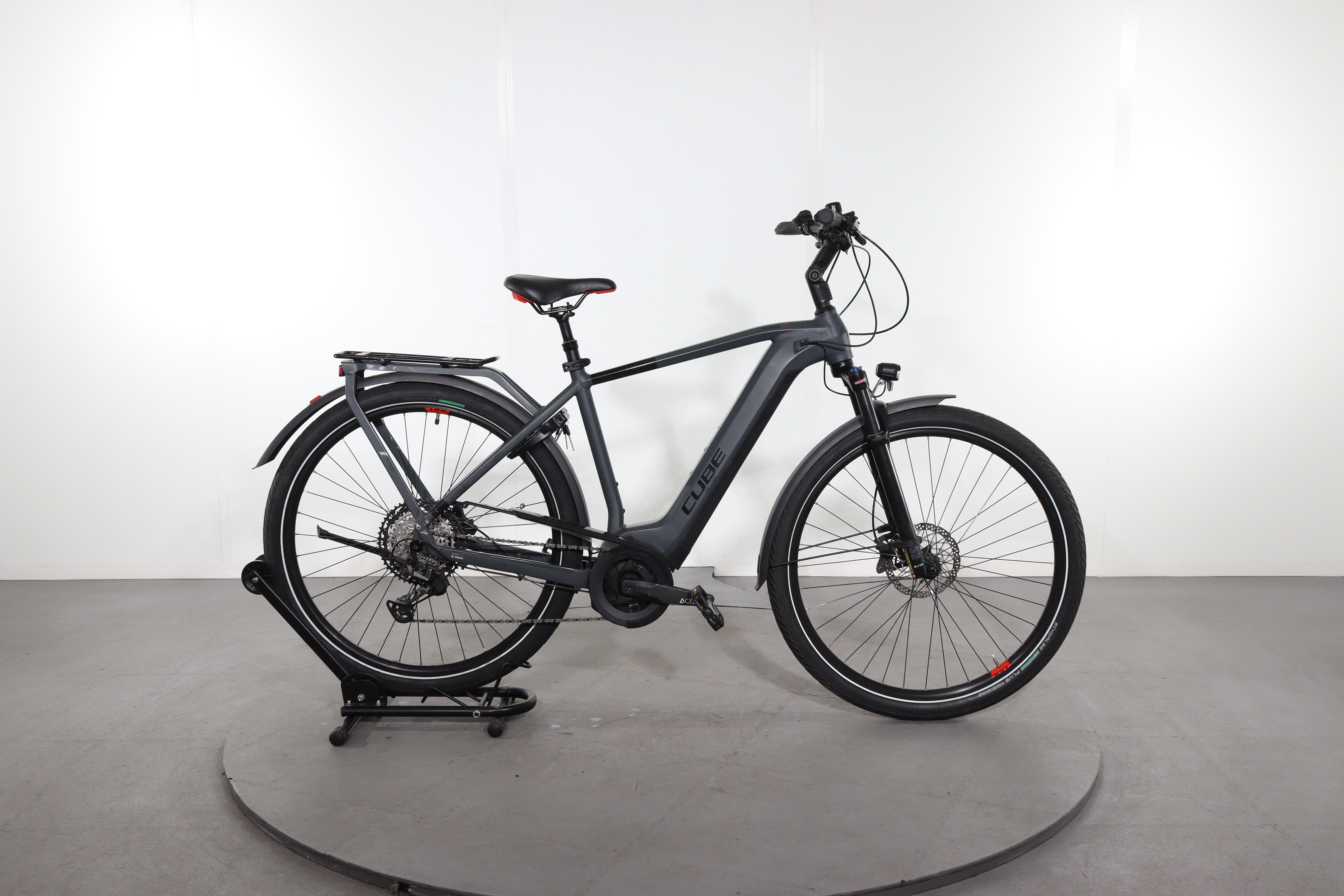 Vélo électrique Cube Touring Hybrid EXC 2022 reconditionné Upway