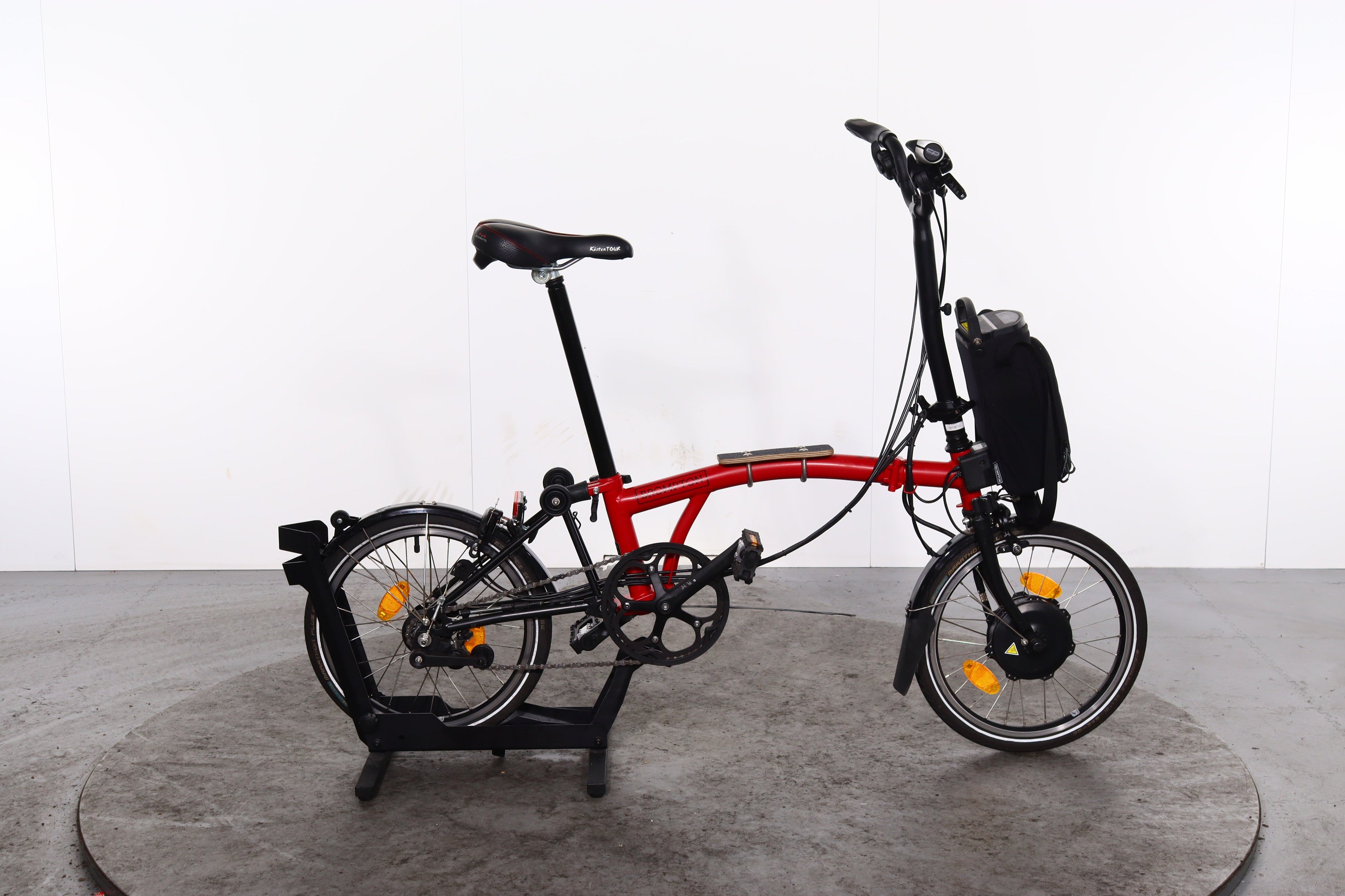 Brompton C line urban 2023 - 2 vitesses | 1649 € - Culture Vélo Brompton C line urban 2023 - 2 vitesses | 1649 € - Culture Vélo