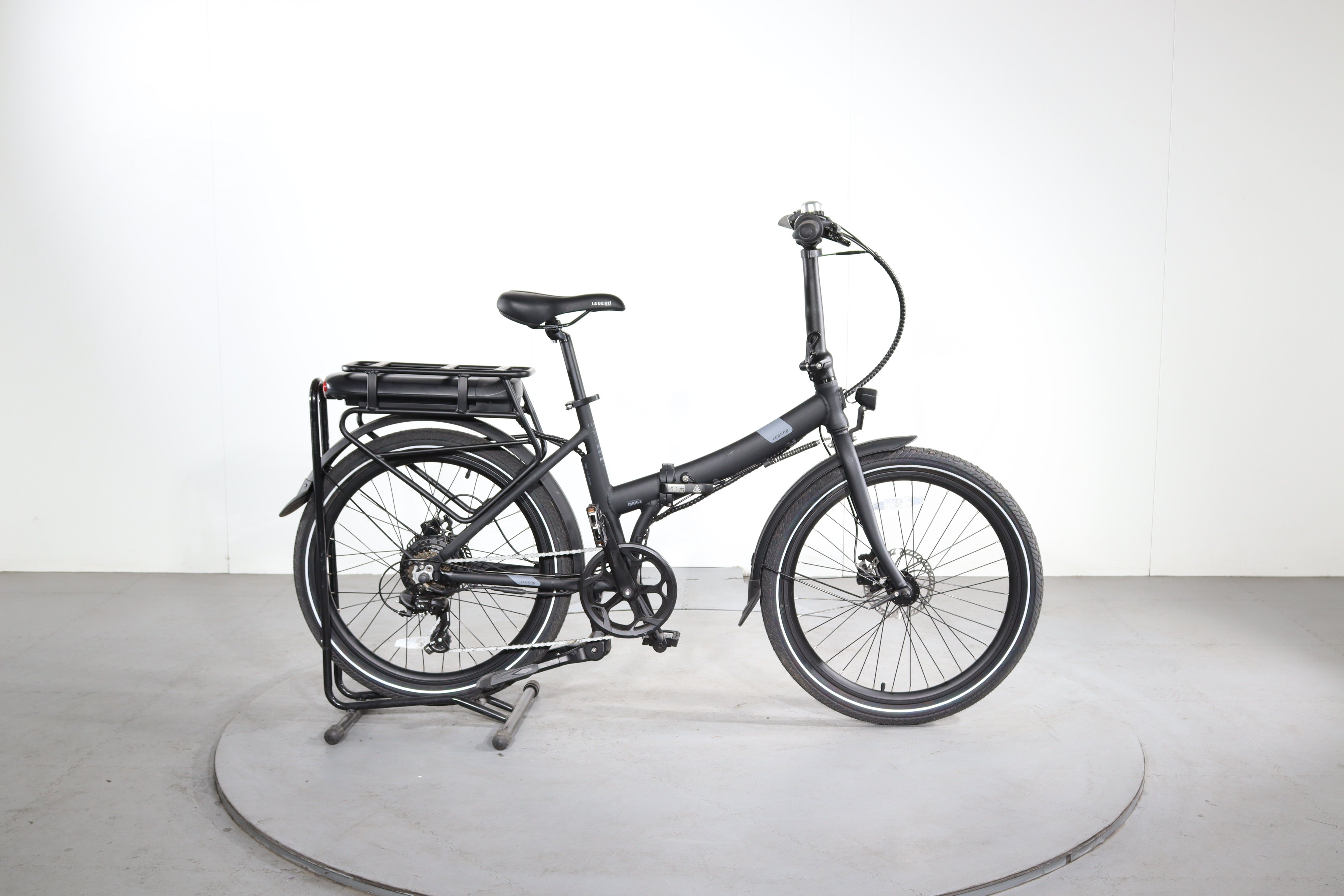 vogue folding klapprad 2023 Legend Siena refurbished Electric Bike refurbished Why The Boeing 737 på_lager Style:Black Hoodie w/ 