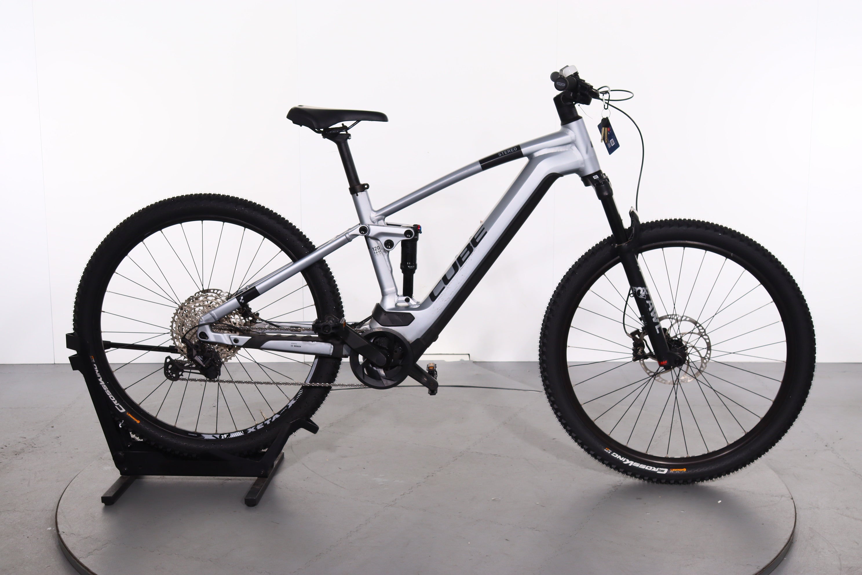 cube stereo hybrid pro vs race Electric bike Cube Stereo Hybrid 120 Race 2024 refurbished