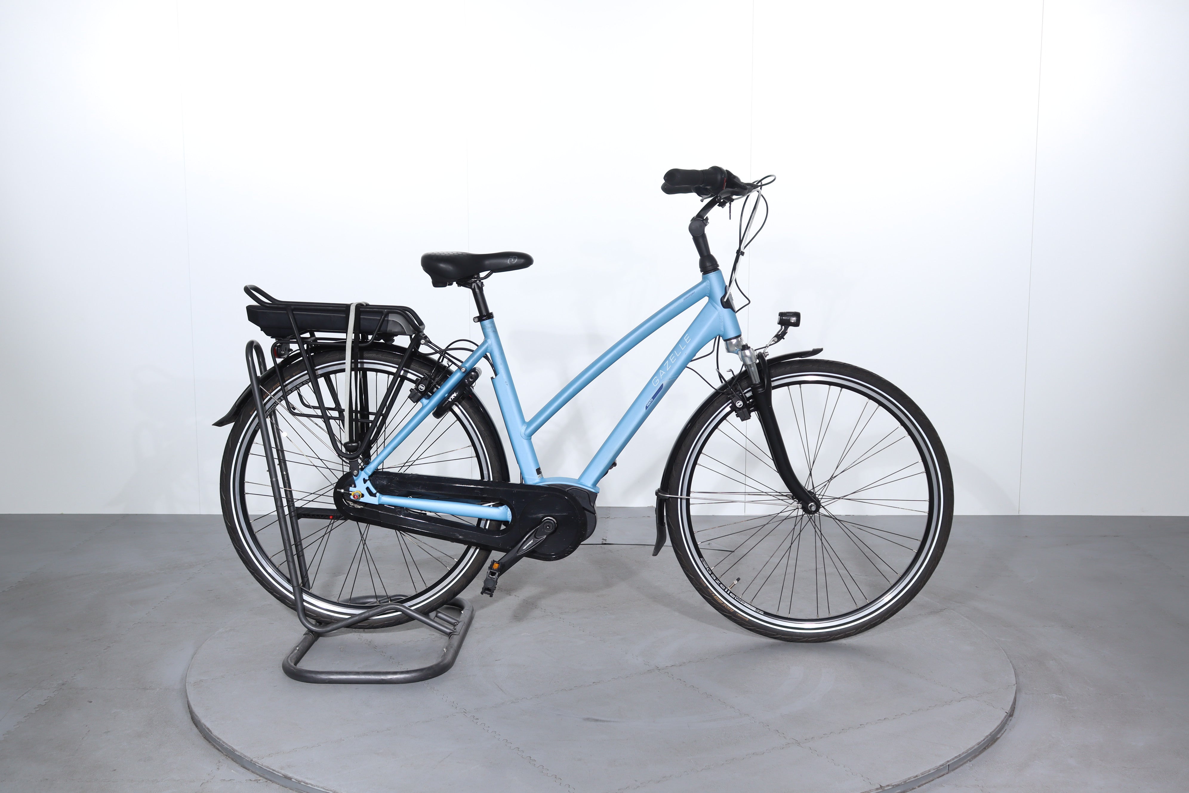 Gazelle Vento C7 electric bike refurbished